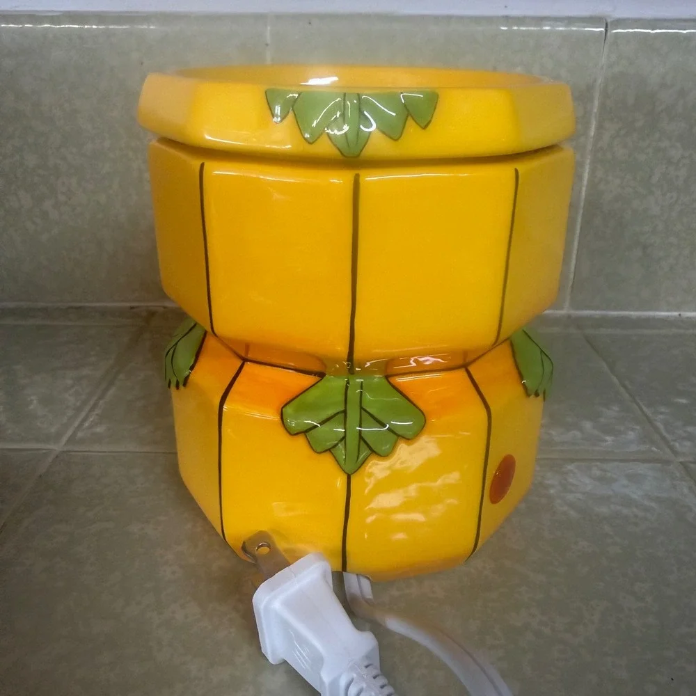 Halloween Forevermore Jack-O-Lantern Ceramic Wax Warmer Electric Pumpkin‎ P09A